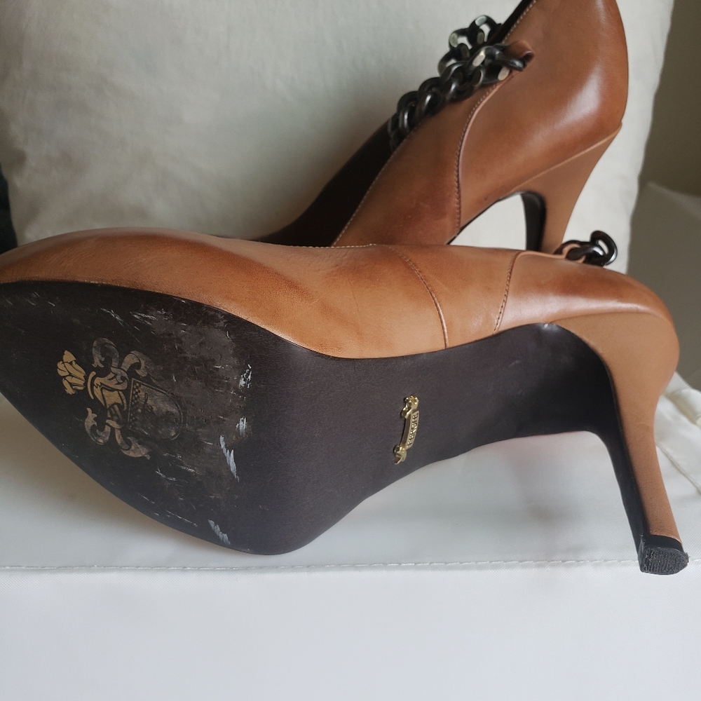 Fergie Camel Cuban Link Heels